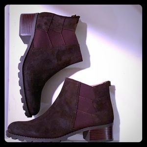 Adrienne Vittadini Lug Bottom Booties